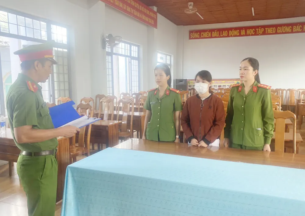 Đạp Cảnh Sát Giao thông