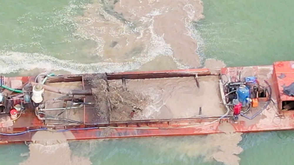 Khai thác Cát Ia Ly