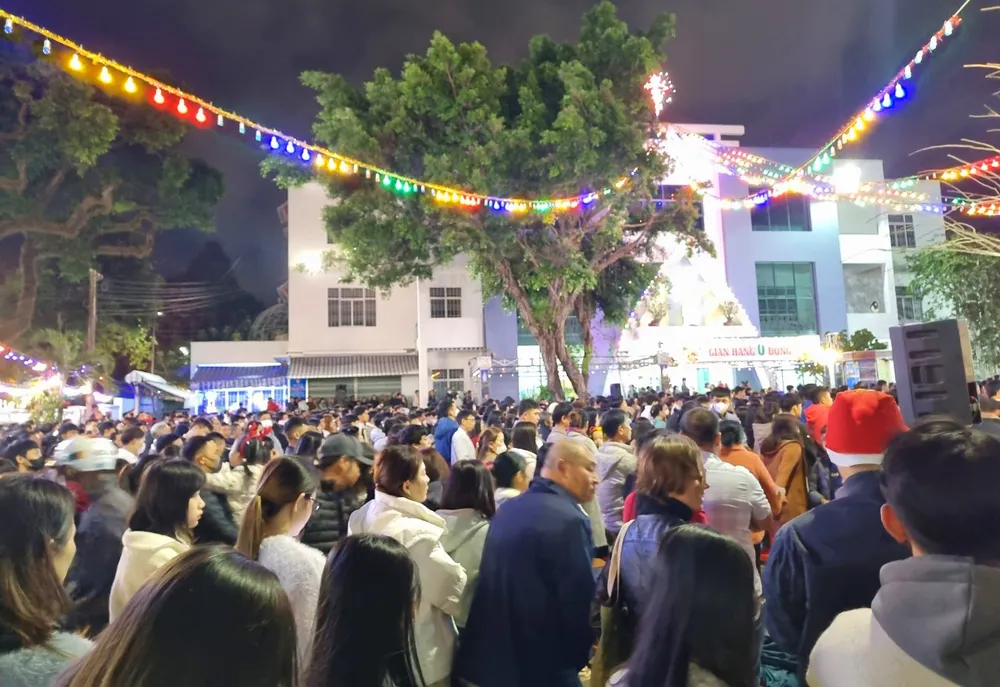 Bà con Tây Nguyên đón Giáng Sinh