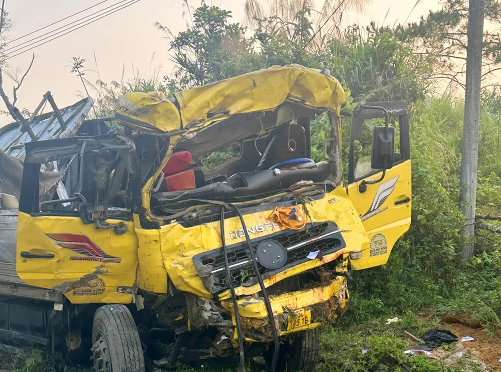 Tai nạn trên đèo lò xo hai người tử vong kon tum