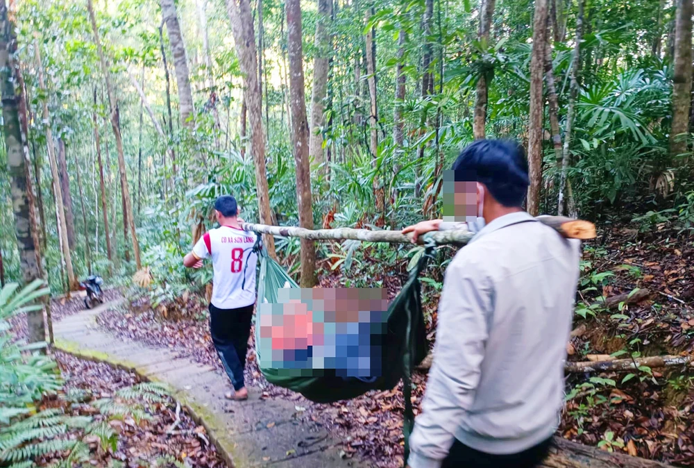 Nu-du-khach-tham-quan-thac-k50-tu-vong 1.jpg