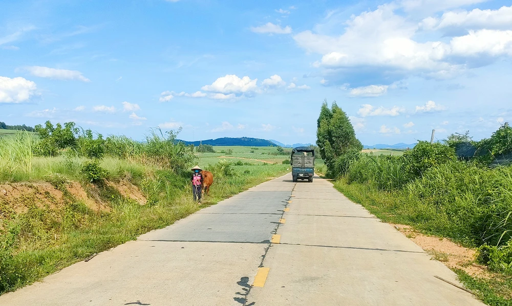 Dự án đường liên xã từ làng Bngăl, xã Kông Lơng Khơng đi thôn 3, xã Đăk Hlơ, huyện Kbang có nhiều sai phạm. Ảnh: LK. Giám đốc Ban quản lý dự án huyện Kbang bị đề nghị kỷ luật Đảng