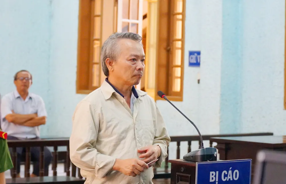 Bị cáo Võ Đình Sớm, cựu thẩm phán TAND tỉnh Gia Lai, bị phạt 15 năm tù. Ảnh: LK. Bi-cao-vo-dinh-som-5.jpg