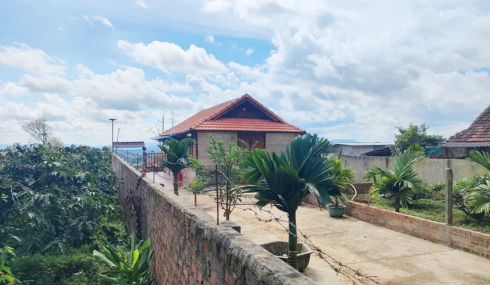 Công an TP Pleiku bắt quả tang vụ đánh bạc tại nhà ông NĐS (phường Yên Thế, TP Pleiku). Ảnh: LK. Công an TP Pleiku bắt quả tang vụ đánh bạc quy mô lớn