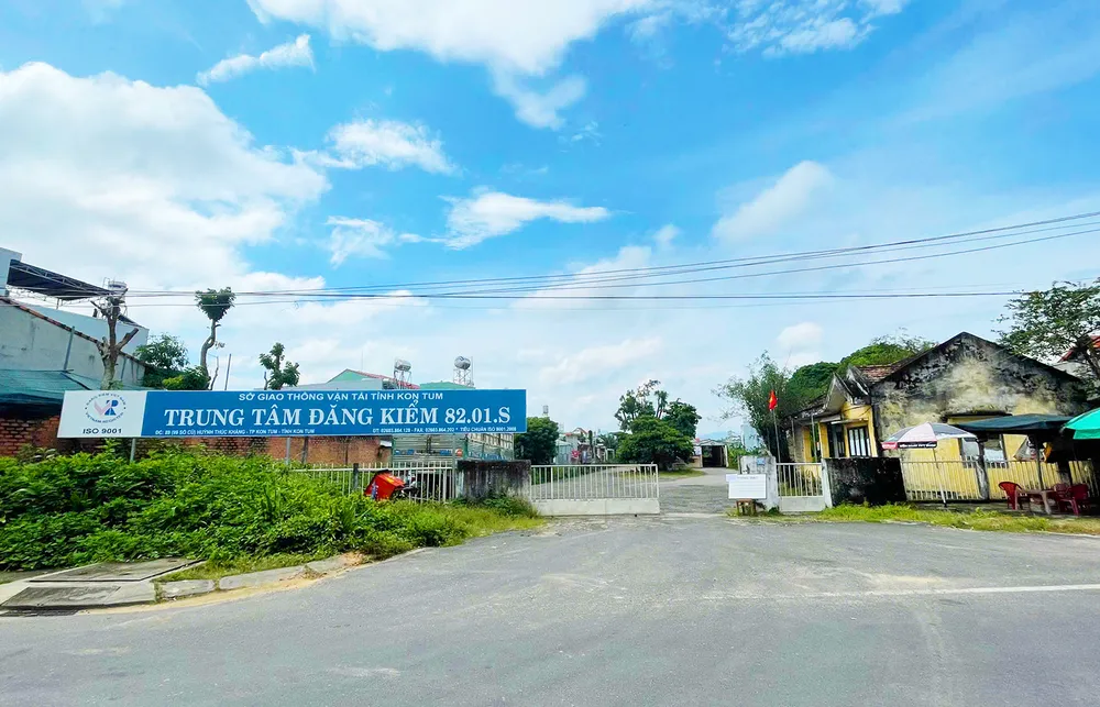 PHó giám đốc trung tâm đăng kiểm nhận hối lộ ở kon tum