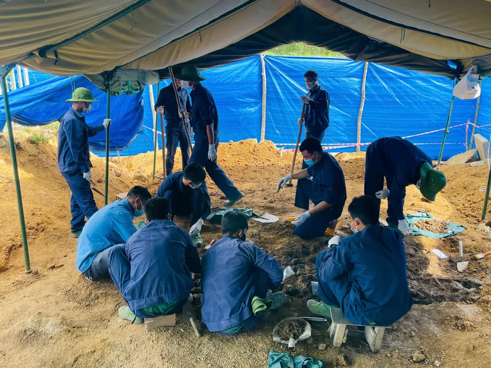 Phát hiện hố chôn nghi hài cốt liệt sĩ