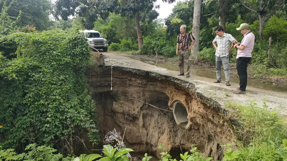 H3 Nguoi-dan-song-trong-lo-au-sat-lo-o-Gia-Lai-3.jpg