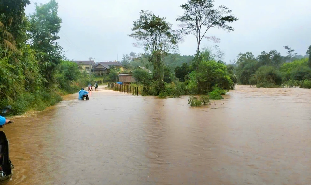 Bình Định cảnh báo lũ quét, sạt lở tại nhiều địa phương