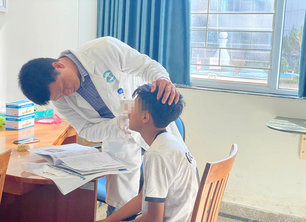 Hai hcọ sinh bị đánh nhập viện sau trận đá bóng ở Gia Lai