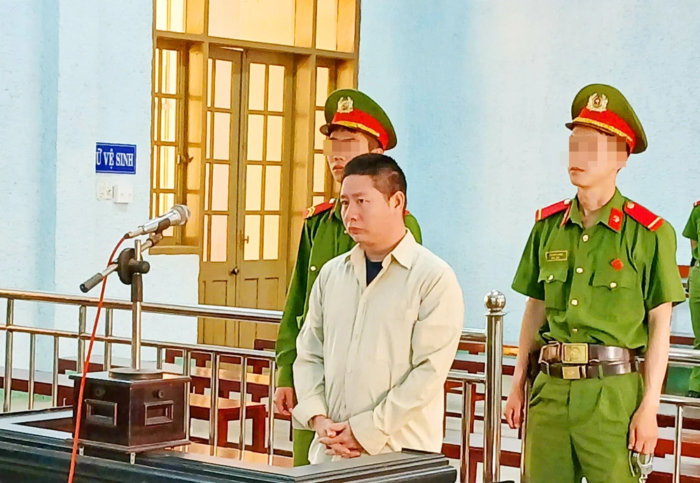 Bị cáo Đỗ Đăng Trường bị kết án 19 năm tù về tội hiếp dâm con riêng của vợ đến mang thai