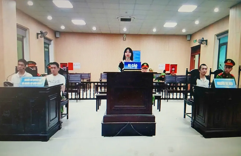 Hot girl Vũ Thị Khánh Huyền lừa bán người ra nước ngoài chiếm đoạt tài sản hơn 1,1 tỉ đồng