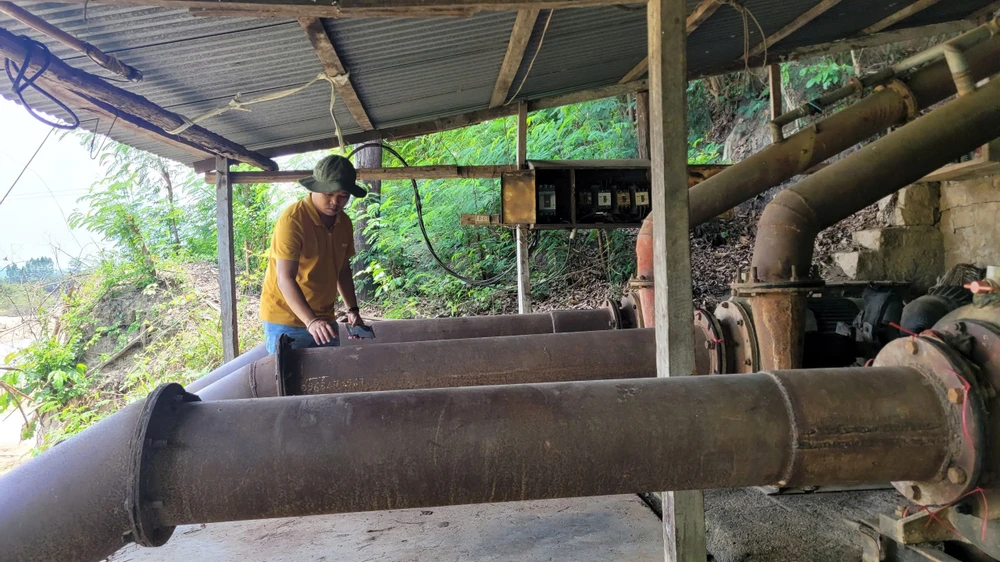 UBND xã Chư Răng (huyện Ia Pa, tỉnh Gia Lai) xác nhận có 9 người đã chết nhưng vẫn có danh sách và vẫn ký vào hồ sơ để hưởng thủy lợi phí trên địa bàn.