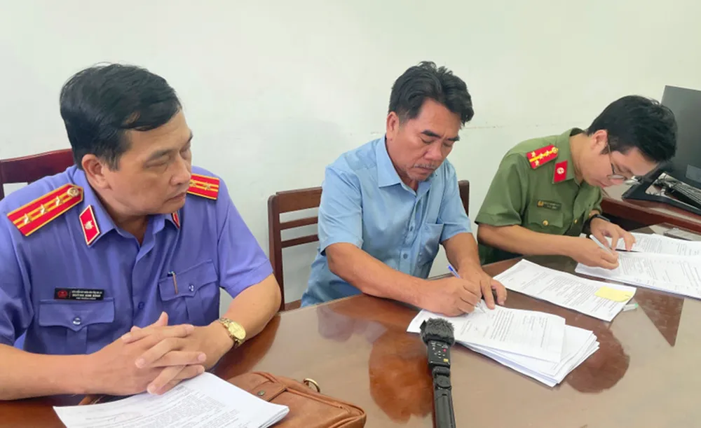 Công an tỉnh Gia Lai đã bắt giữ Nguyễn Văn Tòng (ngụ xã Phù Mỹ Đông), người xúi giục một người phụ nữ quay 6 video xuyên tạc phát lên mạng xã hội.