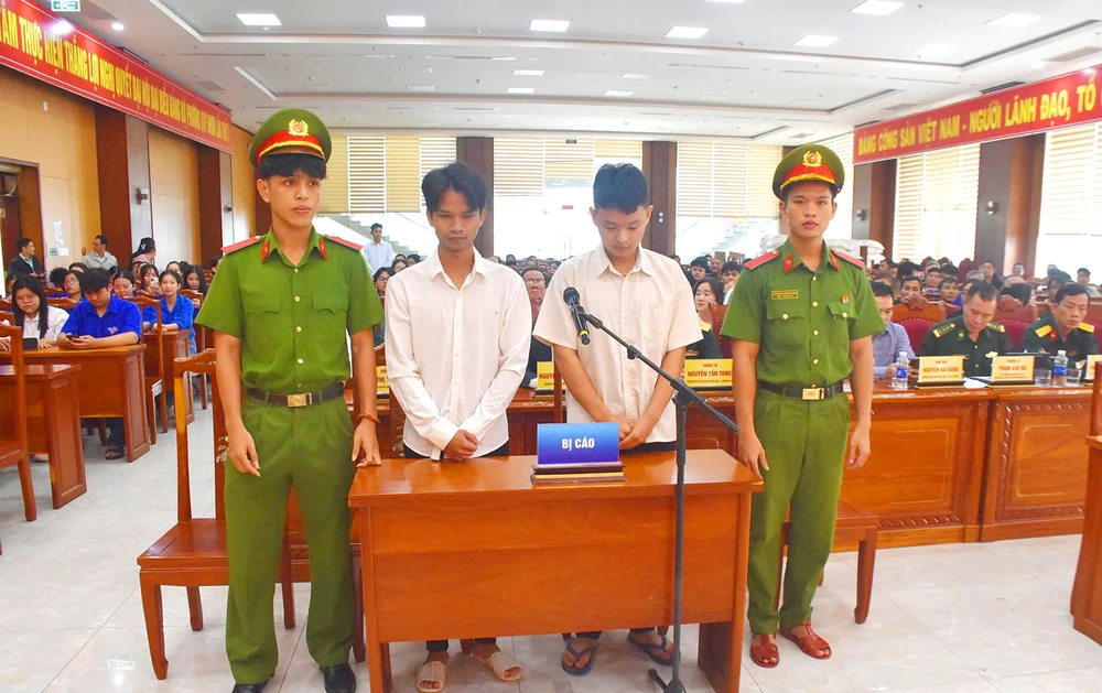 Theo Ban tổ chức, phiên tòa giả định xét xử về chống khai thác IUU là hình thức tuyên truyền phổ biến pháp luật trực quan, dễ hiểu và dễ lan tỏa đến ngư dân.