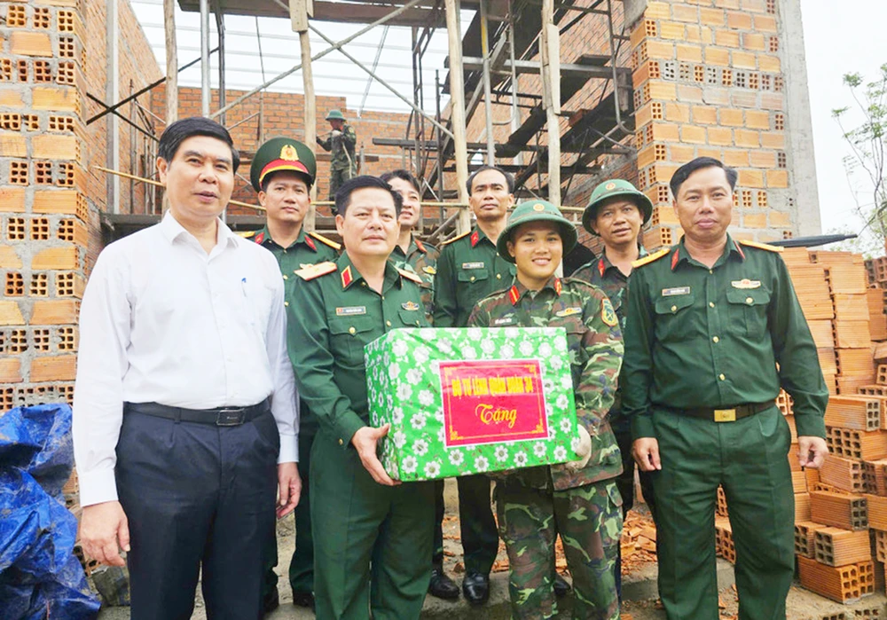 Trao nha-chien-dich-Quang-Trung-Gia-Lai-3.jpg