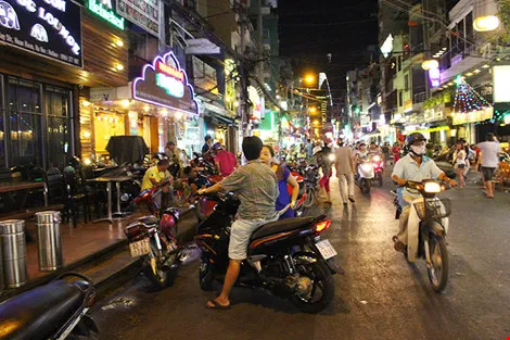 Quận 1 đề xuất thí điểm phố đi bộ ở khu phố Tây ảnh 1 Quận 1 đề xuất thí điểm phố đi bộ ở khu phố Tây ảnh 1