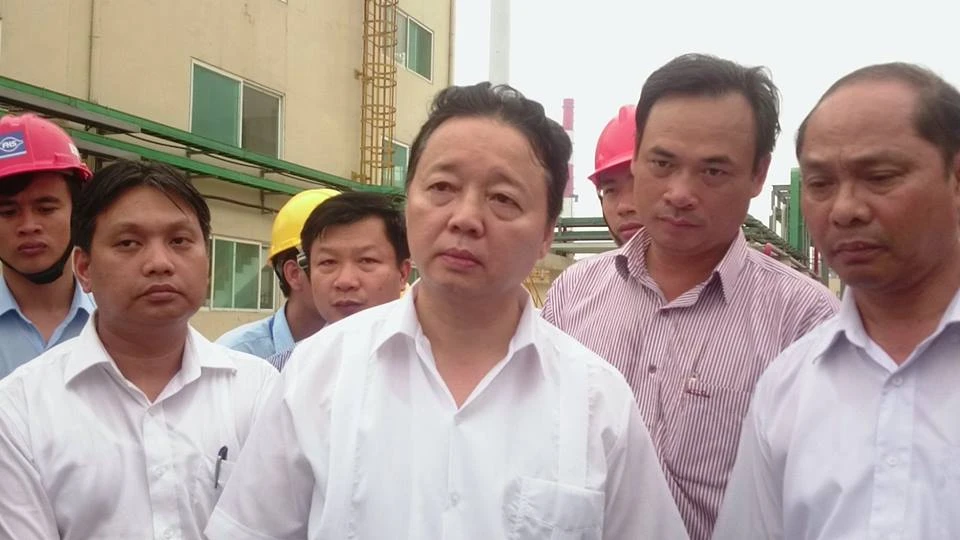 bộ trưởng <a href='https://plo.vn/tu-khoa.html?q=Trần Hồng Hà' title='trần hồng hà'>trần hồng hà</a> thị sát tại Formosa