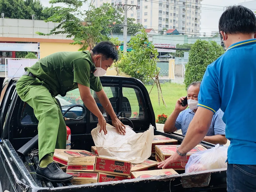 Bộ đội, công an giúp dân thật sự chứ cần chi 'làm màu'! ảnh 2