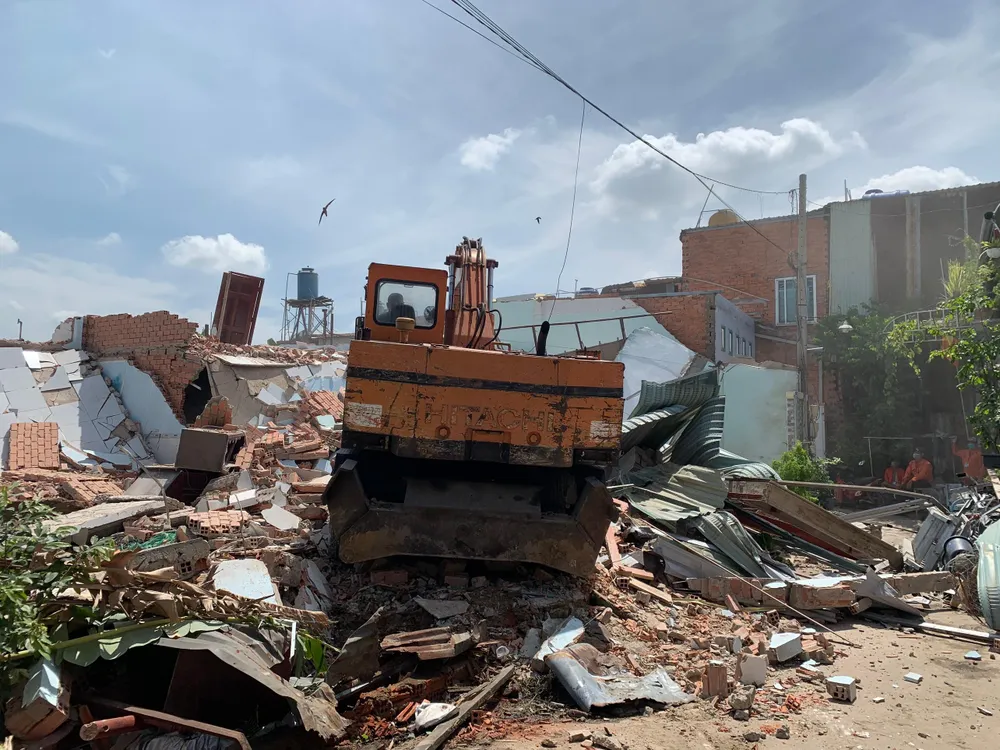 Chùm ảnh: Cưỡng chế 17 căn nhà xây dựng không phép ở Bình Chánh ảnh 6