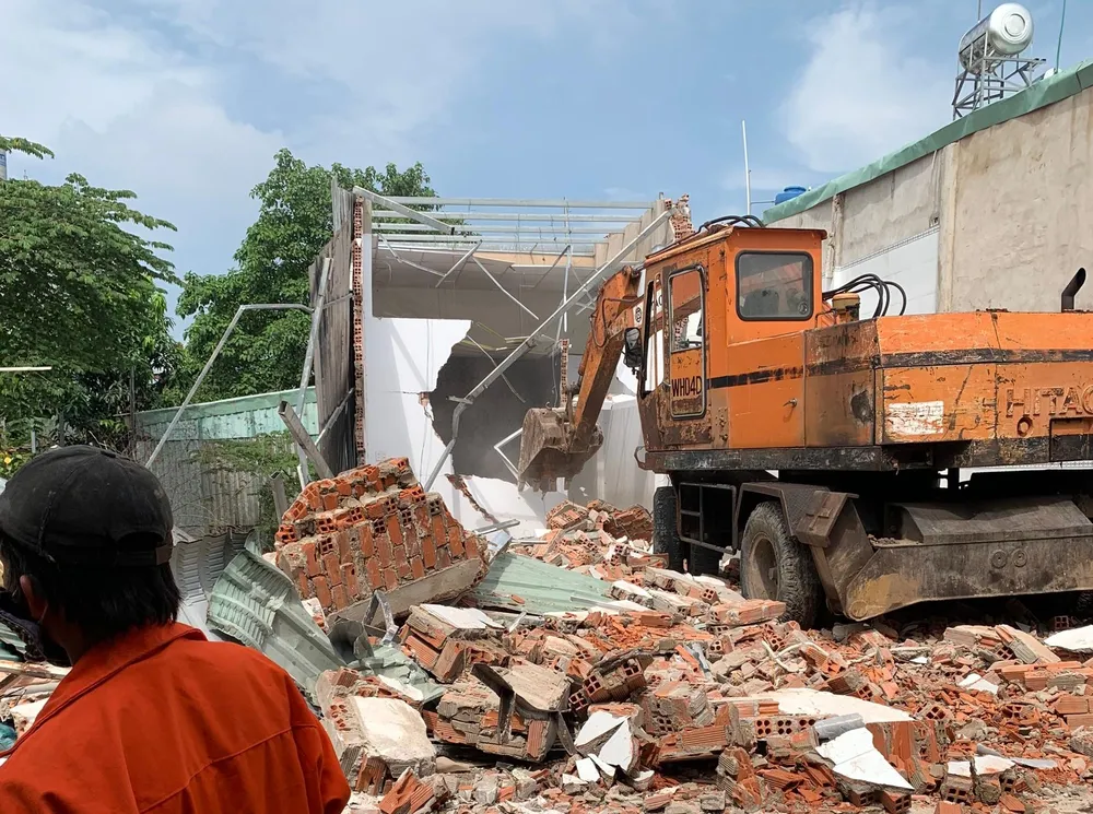 Những căn nhà này xây dựng không phép trên đất của bà Vầy từ năm 2011-2018. Gia đình bà Vầy đã phản ánh đến chính quyền xã, huyện từ năm 2018 nhưng chưa được xử lý. Ảnh VH