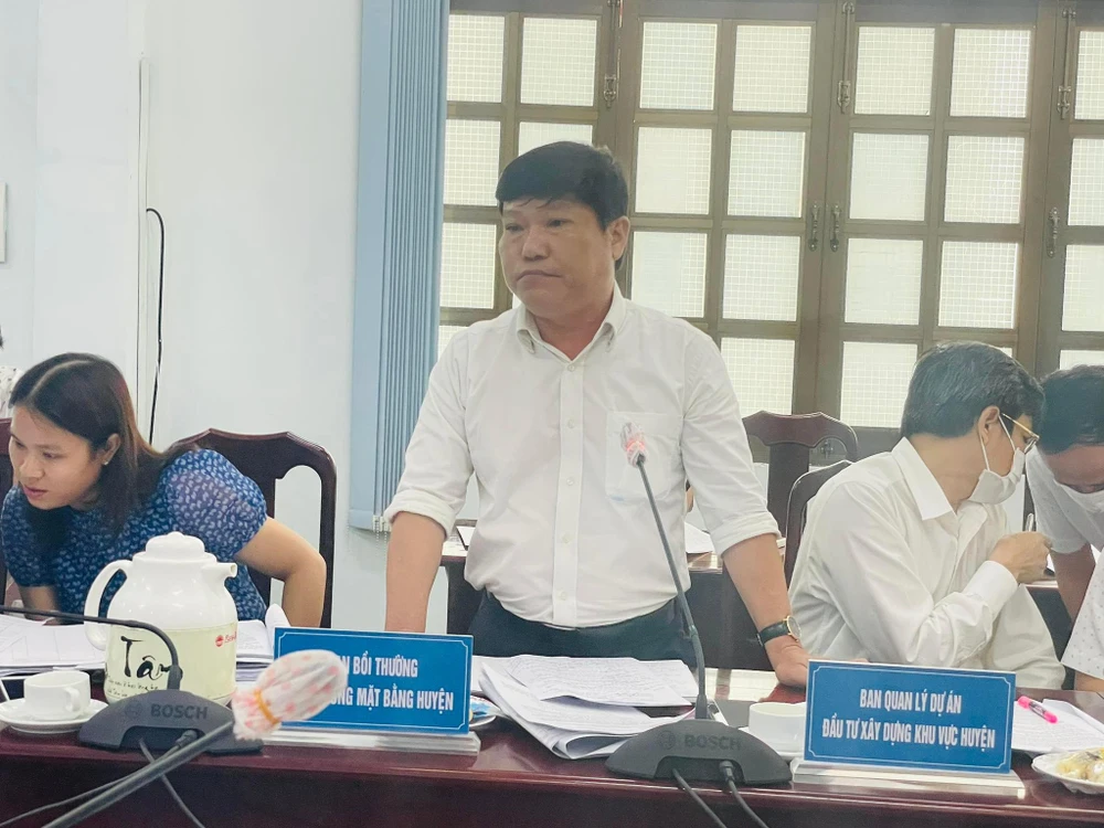 Ông Nguyễn Văn Vững, Phó Ban Bồi thường giải phóng mặt bằng huyện Củ Chi. Ảnh: VIỆT HOA