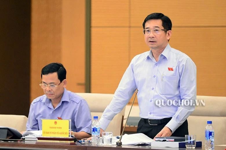 Đại biểu Dương Ngọc Hải: "Không cho thừa kế, tặng cho nhưng nếu trong 12 tháng mà người trúng đấu giá mất thì người thừa kế được nhận lại tiền là mâu thuẫn và vô lý" Đại biểu Dương Ngọc Hải: "Không cho thừa kế, tặng cho nhưng nếu trong 12 tháng mà người trúng đấu giá mất thì người thừa kế được nhận lại tiền là mâu thuẫn và vô lý"