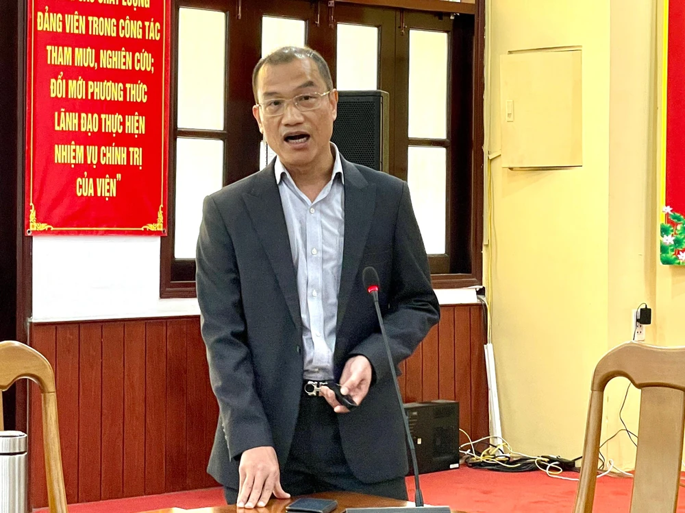 Ông Hoàng Việt Anh, Tổng Giám đốc Công ty Thiết kế kiến trúc Phú Mỹ, đã nêu ra hàng loạt vướng mắc khi doanh nghiệp tham gia cải tạo, xây mới chung cư cũ. Ảnh: VH