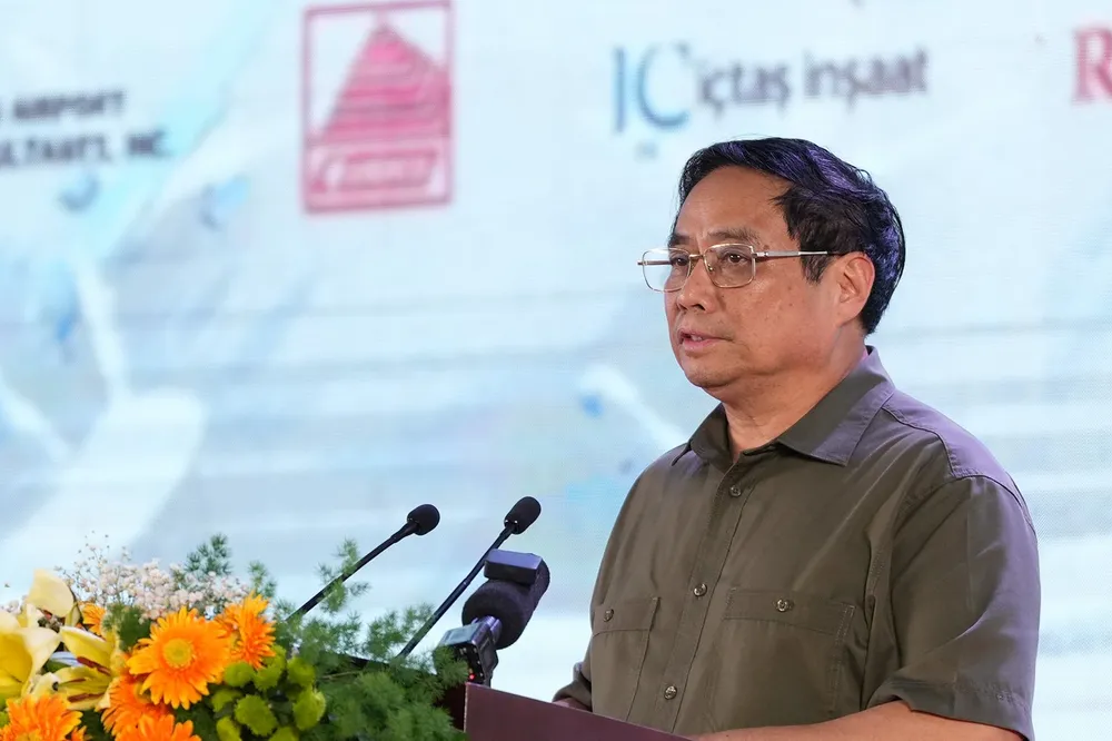 Theo Thủ tướng nhận định nhiệm vụ phía trước còn rất nặng nề bởi đây là các dự án rất lớn, kỹ thuật phức tạp. Ảnh VŨ HỘI