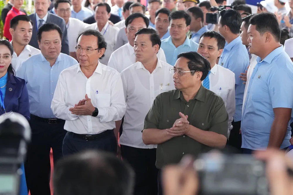 Thủ tướng Phạm Minh Chính cùng lãnh đạo các bộ ngành Trung ương và lãnh đạo các TP.HCM, Đồng Nai cùng tham gia lễ khởi công. Ảnh VŨ HỘI