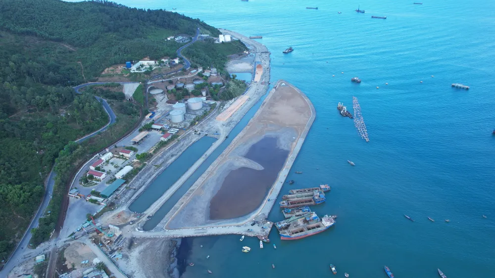 Dự án đường ven biển nối cảng Liên Chiểu, Đà Nẵng là dự án đầu tư công. Ảnh Tấn Việt dau-tu-cong.jpg