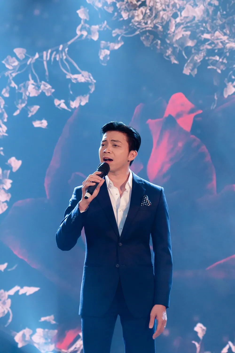 Nam ca sĩ Lân Nhã là khách mời đặc biệt trong Chúng ta hát ca 2022.