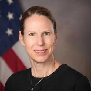 Bà Piper Campbell, cựu Đại sứ Mỹ tại Mông Cổ, nguyên Trưởng Phái đoàn lâm thời của Mỹ tại ASEAN, hiện là Giáo sư tại Đại học American (Mỹ). Ảnh: ĐH AMERICAN p4 ba Piper.jpg