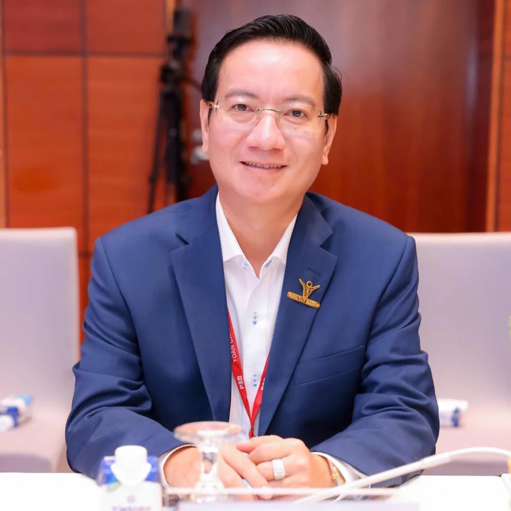 p10-11 ong-Nguyen-Dinh-Tung-ct-vina-t&t.jpg