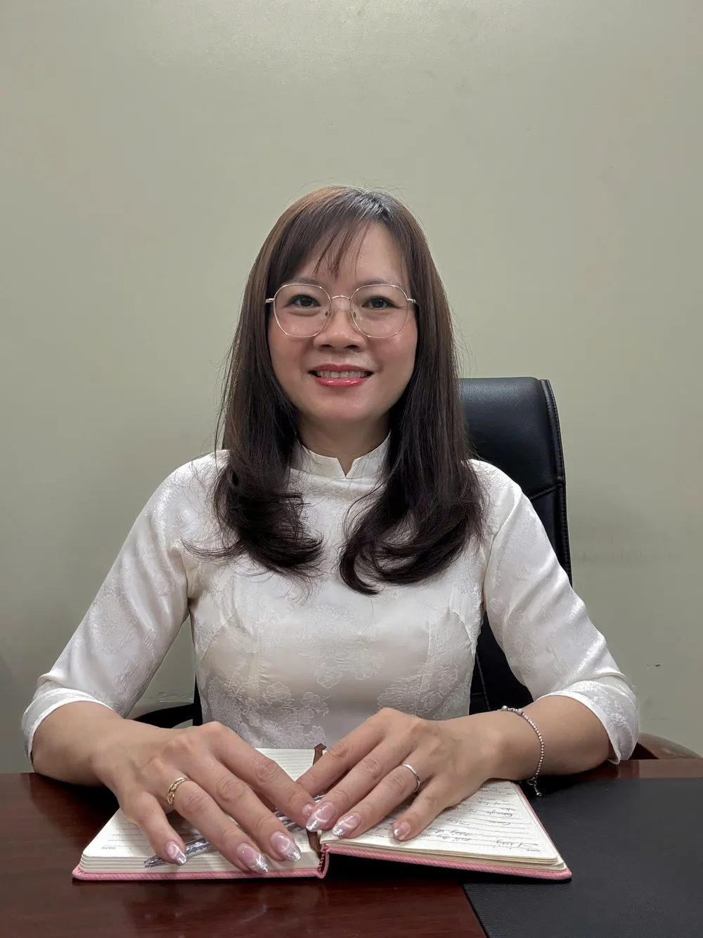 Bai 1_Chan trang_h4_ LE THI THOA.jpg