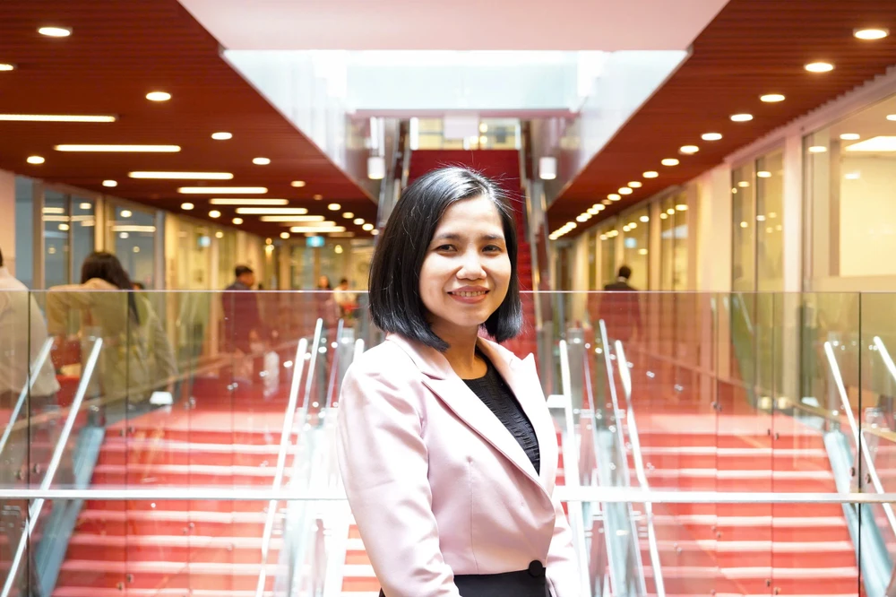 p10-11 Tiến sĩ Vũ Thị Hồng Nhung.jpg