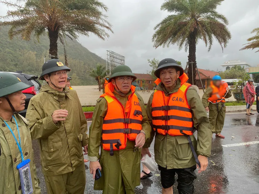 p5- mau-bia phai- anh chu tich.jpg