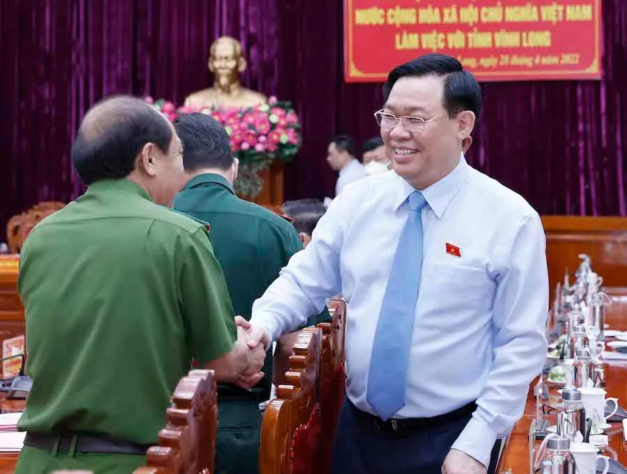 Chủ tịch Quốc hội Vương Đình Huệ làm việc với Tỉnh uỷ Vĩnh Long. Ảnh: DOÃN TẤN Chủ tịch Quốc hội Vương Đình Huệ làm việc với Tỉnh uỷ Vĩnh Long. Ảnh: DOÃN TẤN