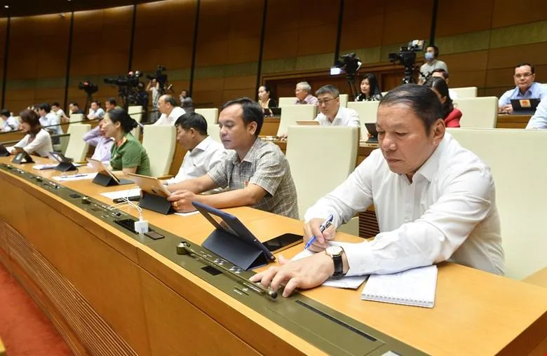 QH biểu quyết thông qua Luật CSCĐ. Ảnh: QH