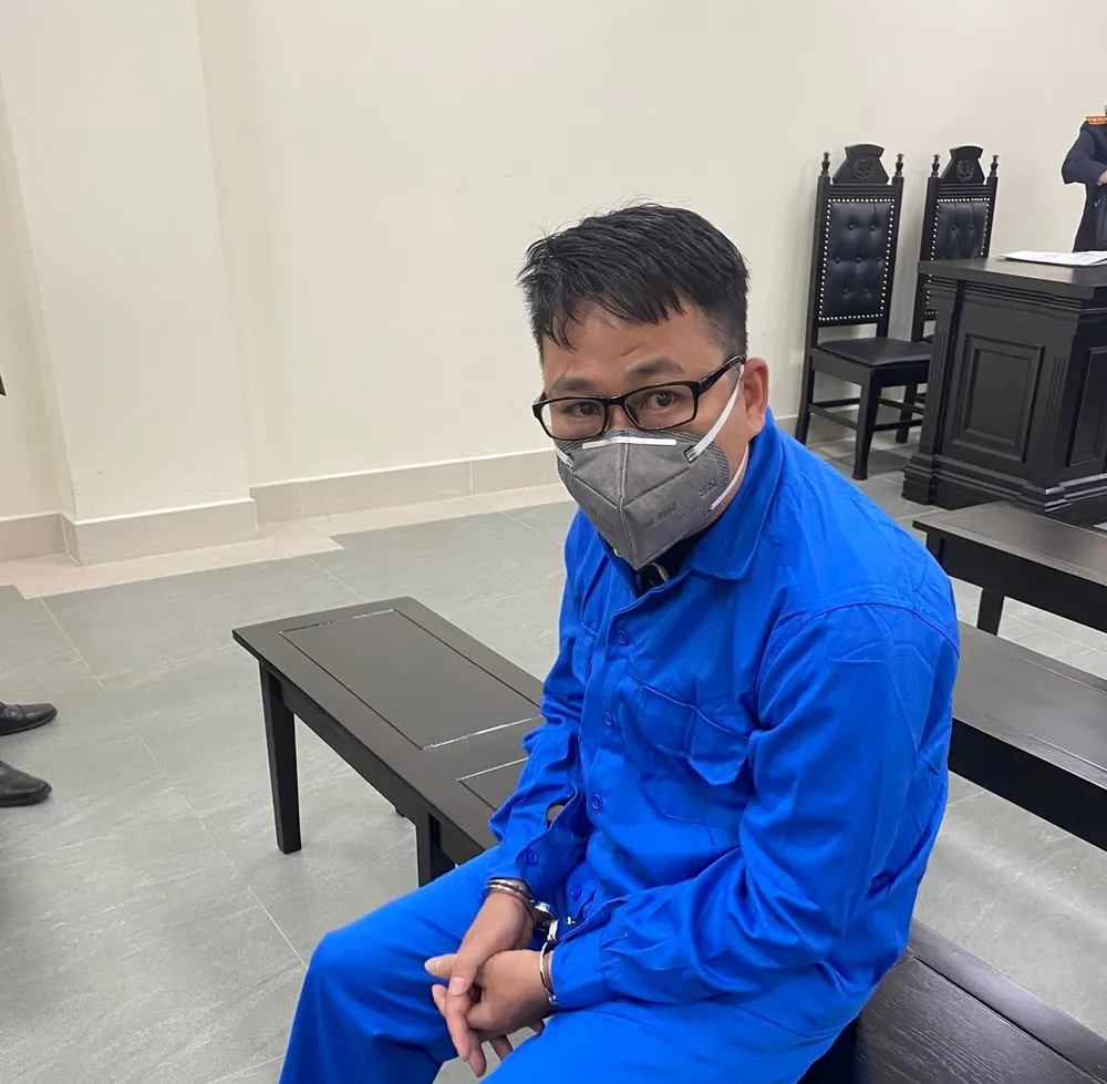 Bị cáo Nguyễn Công Quân tại toà. Ảnh: LA THÀNH