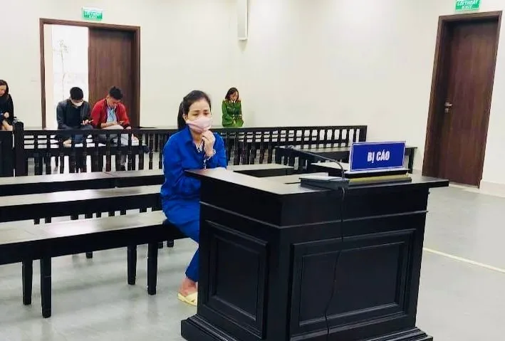 Bị cáo Mai Thị Lan tại phiên toà. Bị cáo Mai Thị Lan tại phiên toà.