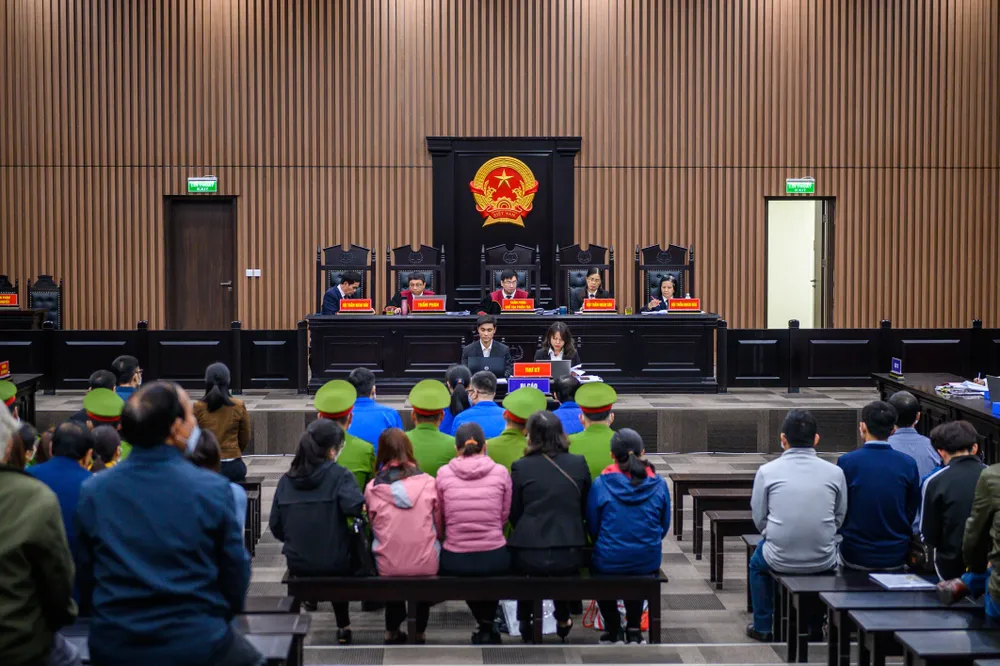 Phiên toà vẫn làm việc cả ngày chủ nhật. Ảnh: LT Phiên toà vẫn làm việc cả ngày chủ nhật. Ảnh: LT