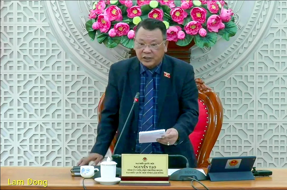 ĐB Nguyễn Tạo từ điểm cầu Lâm Đồng.