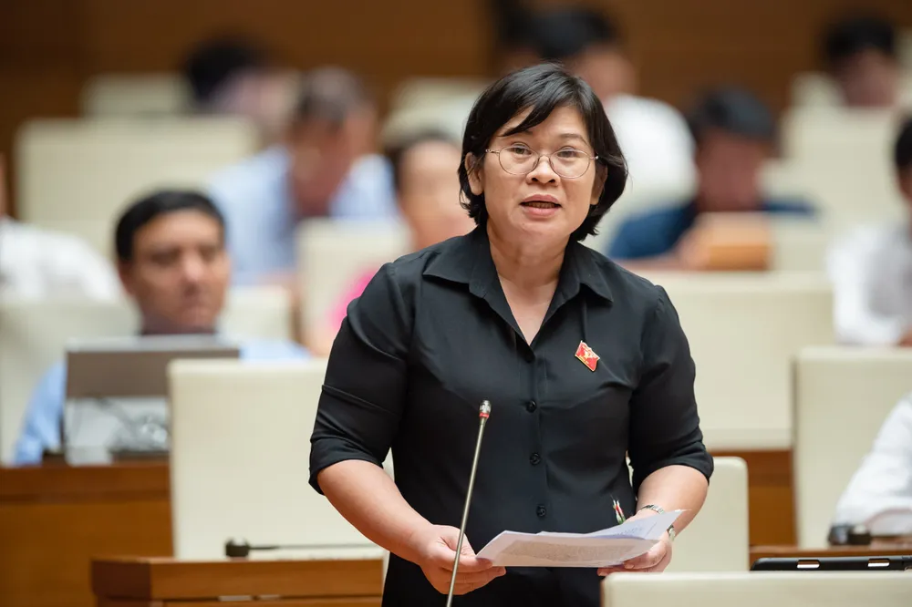 ĐBQH Văn Thị Bạch Tuyết (đoàn ĐBQH TP.HCM). Ảnh: PHẠM THẮNG ĐBQH Văn Thị Bạch Tuyết (đoàn ĐBQH TP.HCM). Ảnh: PHẠM THẮNG