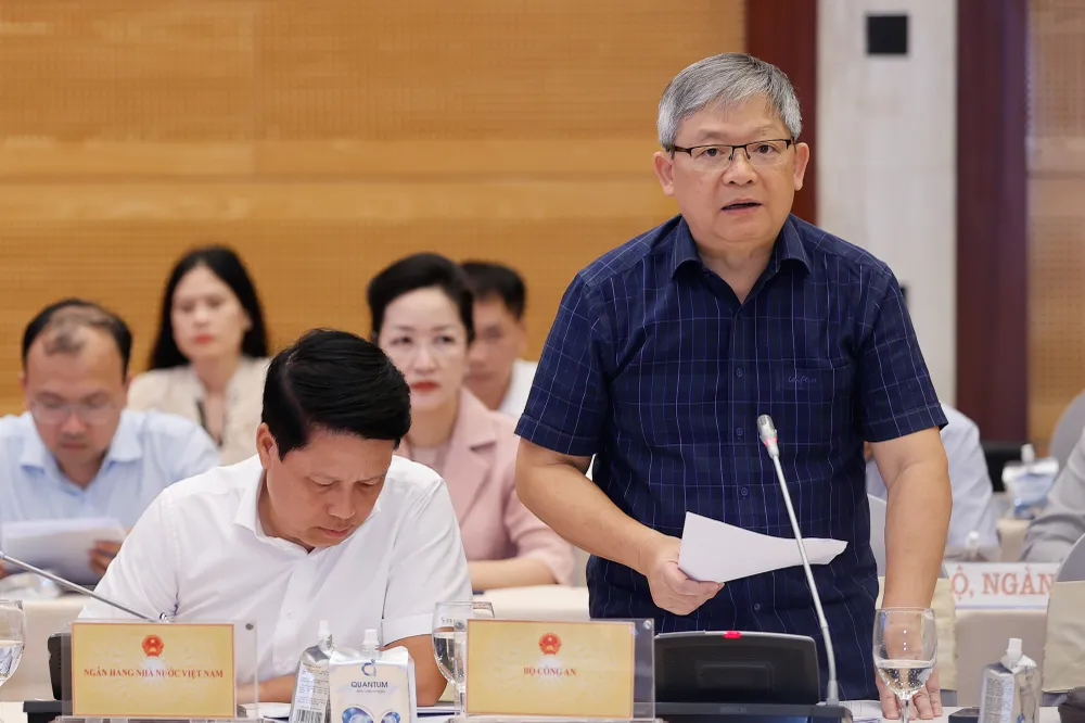 Thiếu tướng Hoàng Anh Tuyên, người phát ngôn Bộ Công an. Thieu-tuong-Hoang-Anh-Tuyen6-7.jpg