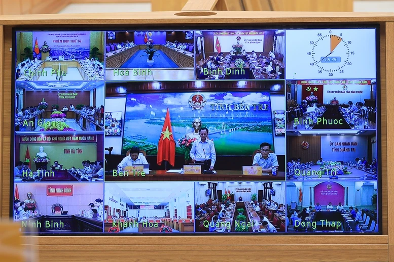 Phiên họp được tổ chức trực tiếp kết hợp trực tuyến giữa đầu cầu Trụ sở Chính phủ với các tỉnh, thành phố trực thuộc Trung ương. Ảnh: NHẬT BẮC hop-truc-tuyen17-9.jpg