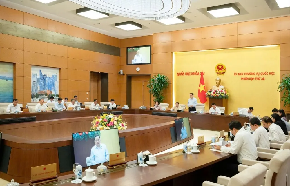 khai-mac-phien-hop-thu-38-cua-UBTVQH.jpg