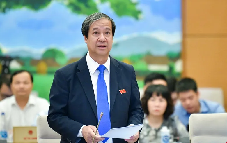 Bộ trưởng Bộ GD&ĐT Nguyễn Kim Sơn trả lời trước Quốc hội. Ảnh: PHẠM THẮNG Bộ trưởng Bộ GD&ĐT