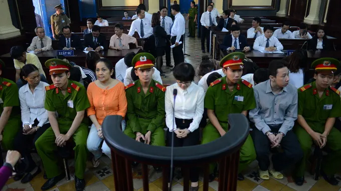 Vụ xử Huyền Như: Nợ ngày càng lớn nên phạm tội ảnh 1