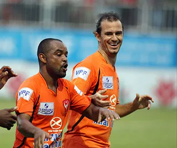 Nguyễn Rogerio: “V-League rất nghiệp dư!” ảnh 2 Nguyễn Rogerio: “V-League rất nghiệp dư!” ảnh 2