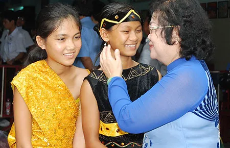 15 năm cõng chữ lên non, chở chữ ra biển ảnh 2 15 năm cõng chữ lên non, chở chữ ra biển ảnh 2